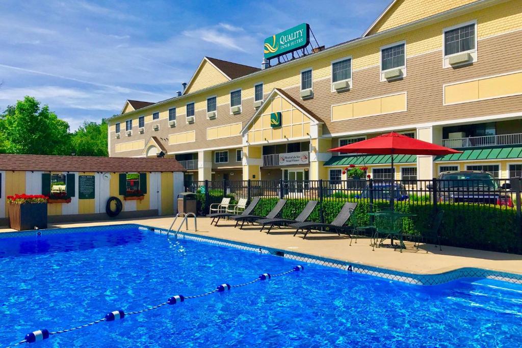 Quality Inn & Suites Evergreen Hotel Main image 1